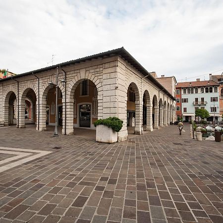 Suite "Castello" Del Garda - Apt Per Coppie Garda デセンツァーノ・デル・ガルダ エクステリア 写真