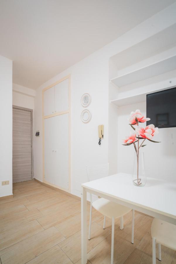 Suite "Castello" Del Garda - Apt Per Coppie Garda デセンツァーノ・デル・ガルダ エクステリア 写真